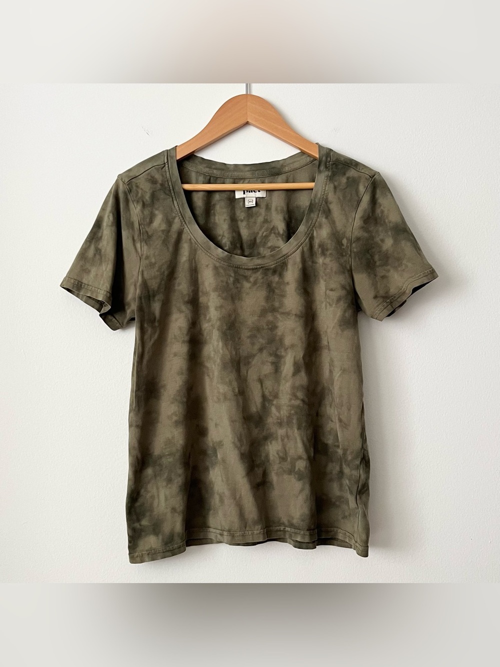 Pact Women's Organic Cotton T-Shirt Tee XS Army Green Acid Wash Scoop Neck Comfy